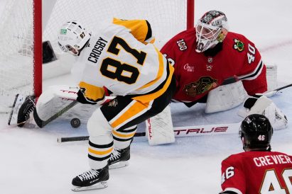 article image - Penguins Blackhawks Hockey